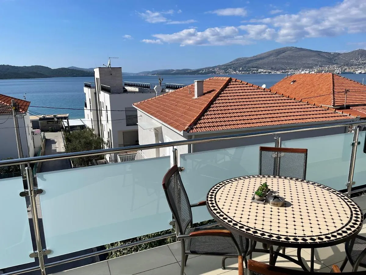 Apartments Cavar Трогир Хорватия